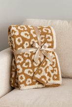 Load image into Gallery viewer, Luxe Leopard Throw Blanket - Camel Leopard