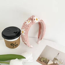 Load image into Gallery viewer, Flower Crochet Headbands