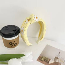 Load image into Gallery viewer, Flower Crochet Headbands