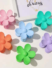 Load image into Gallery viewer, Daisy Love Claw Clip - Double sided flower - 4 Colors
