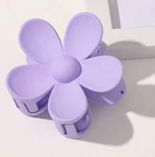 Load image into Gallery viewer, Daisy Love Claw Clip - Double sided flower - 4 Colors
