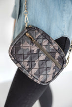 Load image into Gallery viewer, SueEllen Quilted Small Crossbody Bag with Gold Chain Strap
